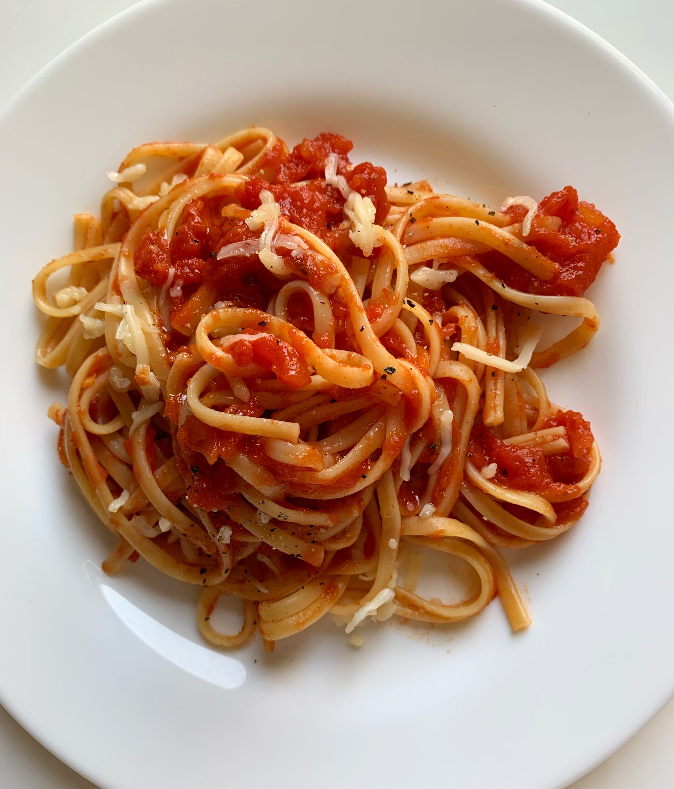 Schipbreuk Schuine streep zelf Spaghetti met een eenvoudige tomatensaus - Lot of Taste