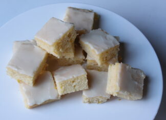 Lemon brownies met een citroenglazuur