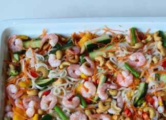 Hot & sour noedelsalade met mango en sperziebonen
